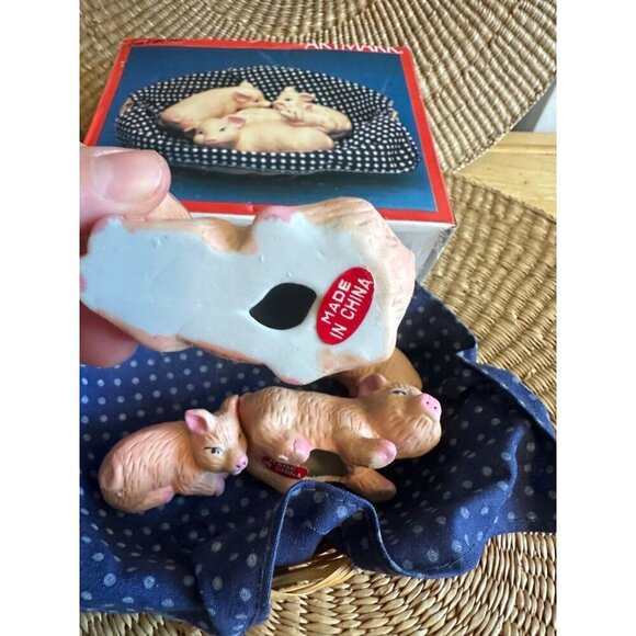 ArtMark Fine Porcelain pig decor - Picture 3 of 9